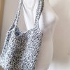 Borsa geometrica bianco grigio - immagine 2