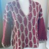 Maglione verticale rosso scuro crema