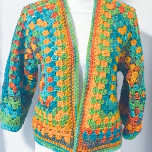 Cardigan esagonale granny all'uncinetto autunno