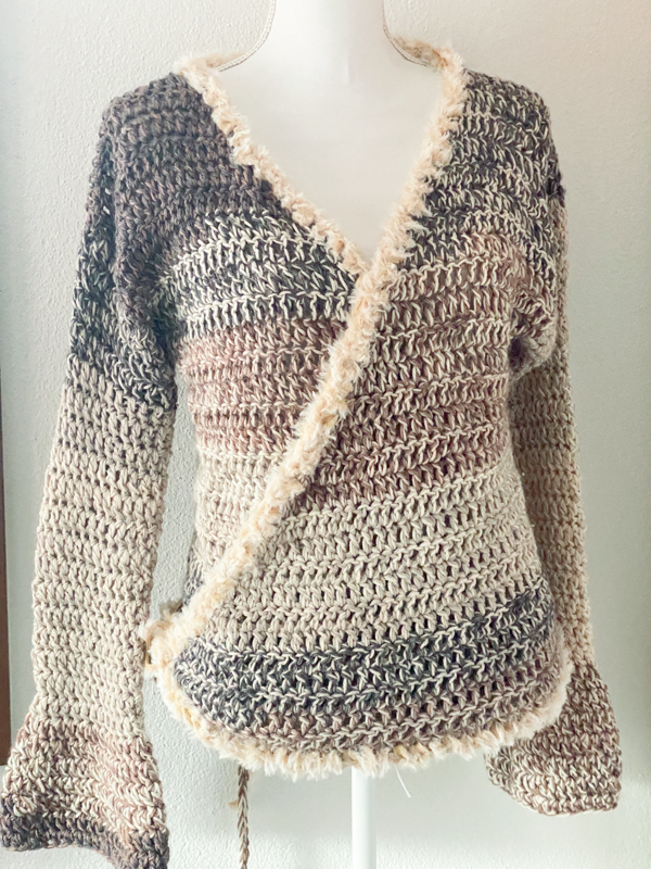 Cardigan incrociato beige