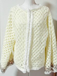 Cardigan esagonale granny all'uncinetto panna III