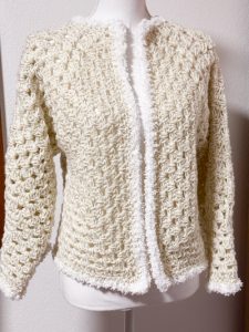 Cardigan esagonale granny all'uncinetto