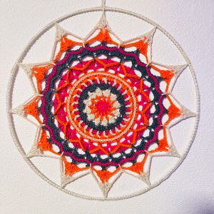 Mandala arancione 50 cm ad uncinetto